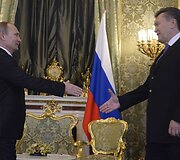Rusijos prezidentas Vladimiras Putinas ir Ukrainos prezidentas Viktoras Janukovyčius