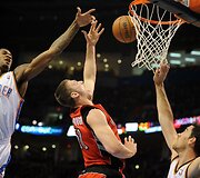 Perry Jonesas, Tyleris Hansbroughas ir Nickas Collisonas