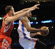 Donatas Motiejūnas ir Kevinas Durantas
