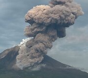 Sinabungo ugnikalnio i&scaron;siveržimas