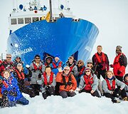 Antarktidoje įstrigęs laivas &bdquo;Akademik &Scaron;okalskij&ldquo;
