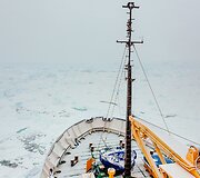 Antarktidoje įstrigęs laivas &bdquo;Akademik &Scaron;okalskij&ldquo;