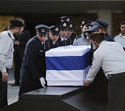 Atsisveikinimo su Arieliu Sharonu ceremonija