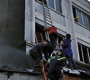 Kinijos batų fabrike kilo gaisras.