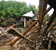 Žemės nuo&scaron;liauža Indonezijoje 