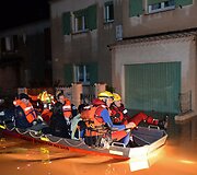 Per potvyni evakuojami žmonės