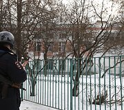 Policija prie mokyklos Rusijoje