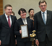 Vyriausybėje apdovanoti Lietuvos ekonomikai nusipelnę verslininkai.