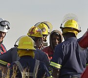 Gelbėjimo darbai nelegalioje Pietų Afrikos Respublikos aukso kasykloje