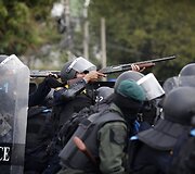 Tailando policija susirėmė su protestuotojais 