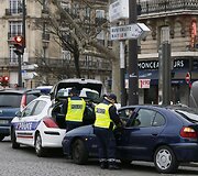 Policija kovo 17 dieną stabdė transporto priemones, kurių numeriai baigiasi lyginiu skaičiumi.