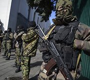 Ukrainos specialiųjų pajėgų pareigūnai prie parlamento Kijeve