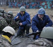 Maidano savigynos bataliono nariai kariniuose mokymuose