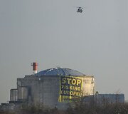&bdquo;Greenpeace&ldquo; aktyvistai įsibrovė į Fesenheimo atominės elektrinės kompleksą rytų Prancūzijoje