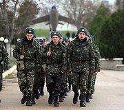 Ukraino kariai karinėje oro bazėje, Netoli Sevastopolio