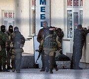 Rusijos kariai Simferopolyje suiminėja Ukrainos karius