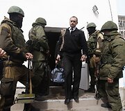 Sevastopolyje i&scaron; Ukrainos karinių jūrų pajėgų &scaron;tabo i&scaron;eina Ukrainos karinio jūrų laivyno pareigūnas