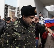 Sevastopolyje i&scaron; Ukrainos karinių jūrų pajėgų &scaron;tabo i&scaron;eina Ukrainos karys