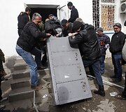 Sevastopolyje i&scaron; Ukrainos karinių jūrų pajėgų &scaron;tabo i&scaron;ne&scaron;amas seifas