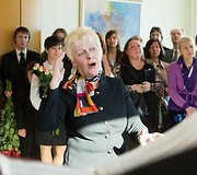 Penkioms geriausioms Lietuvos 2013 metų mokytojoms įteiktos premijos