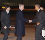 Belgijos karalius Philippe'as (centre) ir premjeras Elio Di Rupo pasitiko JAV prezidentą Baracką Obamą.