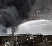 Gaisras čiužinių fabrike, Toronte.