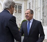 JAV sekretorius Johnas Kerry ir Rusijos užsienio reikalų ministras Sergejus Lavrovas