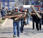 Prorusi&scaron;ki protestuotojai stato barikadas Luhanske
