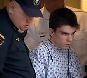 Alexas Hribalas Pensilvanijos vidurinėje mokykloje peiliu subadė 21 moksleivį.
