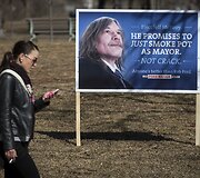 Toronto merą Robą Fordą pa&scaron;iepiantis plakatas 