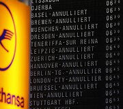 &bdquo;Lufthansa&ldquo; dėl streiko at&scaron;aukė tūkstančius skrydžių.