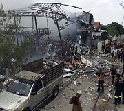 Antrojo pasaulinio karo laikų bombos sprogimo padariniai Bankoke.