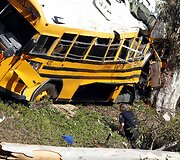 Mokyklinio autobuso avarija Kalifornijoje 