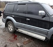 Automobilis po susi&scaron;audymo tarp prorusi&scaron;kų separatistų ir Ukrainos policijos netoli Slovjansko miesto