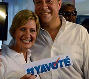 Juanas Carlosas Varela su žmona Lorena Castillo