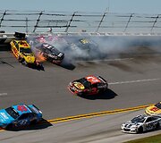 NASCAR lenktynių avarija &bdquo;Talladega&ldquo; trasoje