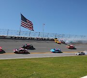 NASCAR lenktynių avarija &bdquo;Talladega&ldquo; trasoje