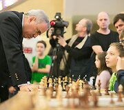 Garis Kasparovas susirėmė su a&scaron;tuoniais jaunaisiais Lietuvos &scaron;achmatininkais