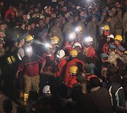 Ne&scaron;amas žuvusio anglies kasyklos darbuotojo kūnas