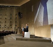 JAV prezidentas Barackas Obama 2001 metų rugsėjo 11-osios atakų memorialiniame muziejuje