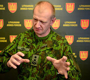Sausumos pajėgų vadas generolas majoras Almantas Leika