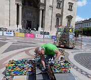 Vengrijoje pastatytas auk&scaron;čiausias &bdquo;Lego&ldquo; kaladėlių bok&scaron;tas. 