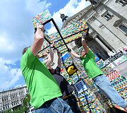 Vengrijoje pastatytas auk&scaron;čiausias &bdquo;Lego&ldquo; kaladėlių bok&scaron;tas. 