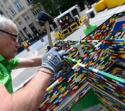 Vengrijoje pastatytas auk&scaron;čiausias &bdquo;Lego&ldquo; kaladėlių bok&scaron;tas. 