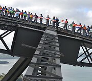Alpinistai ant Sidnėjaus uosto titlo