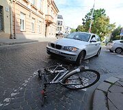 Vilniuje (Liejyklos gatvėje) BMW partrenkė dviratininkę.
