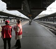Prancūzijoje geležinkelių darbuotojų profsąjungos paskelbė streiką.