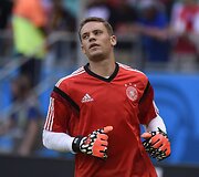 Vokietijos vartininkas Manuelis Neueris prie&scaron; rungtynes su Portugalijos rinktine