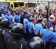 Ukrainos policija protestuotojai prie Rusijos konsulato Odesoje