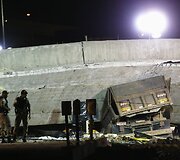Brazilijoje ant sunkvežimio nukrito viadukas
